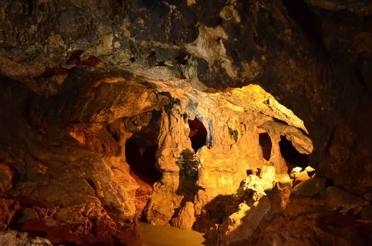 stalagnates in the Red Cave